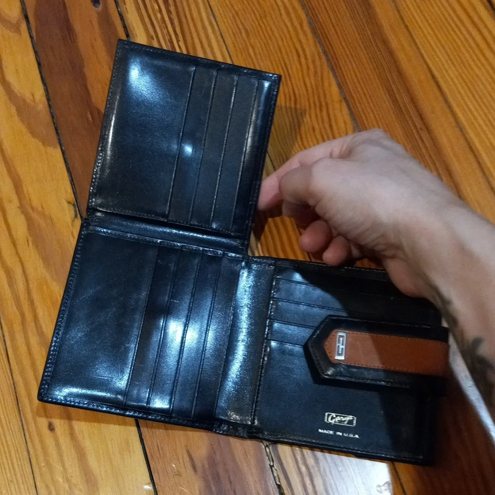 Vtg Gary's Leather Wallet